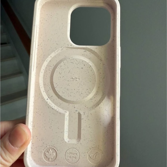 Pela Phone Case for iPhone 16 pro - Picture 2 of 3